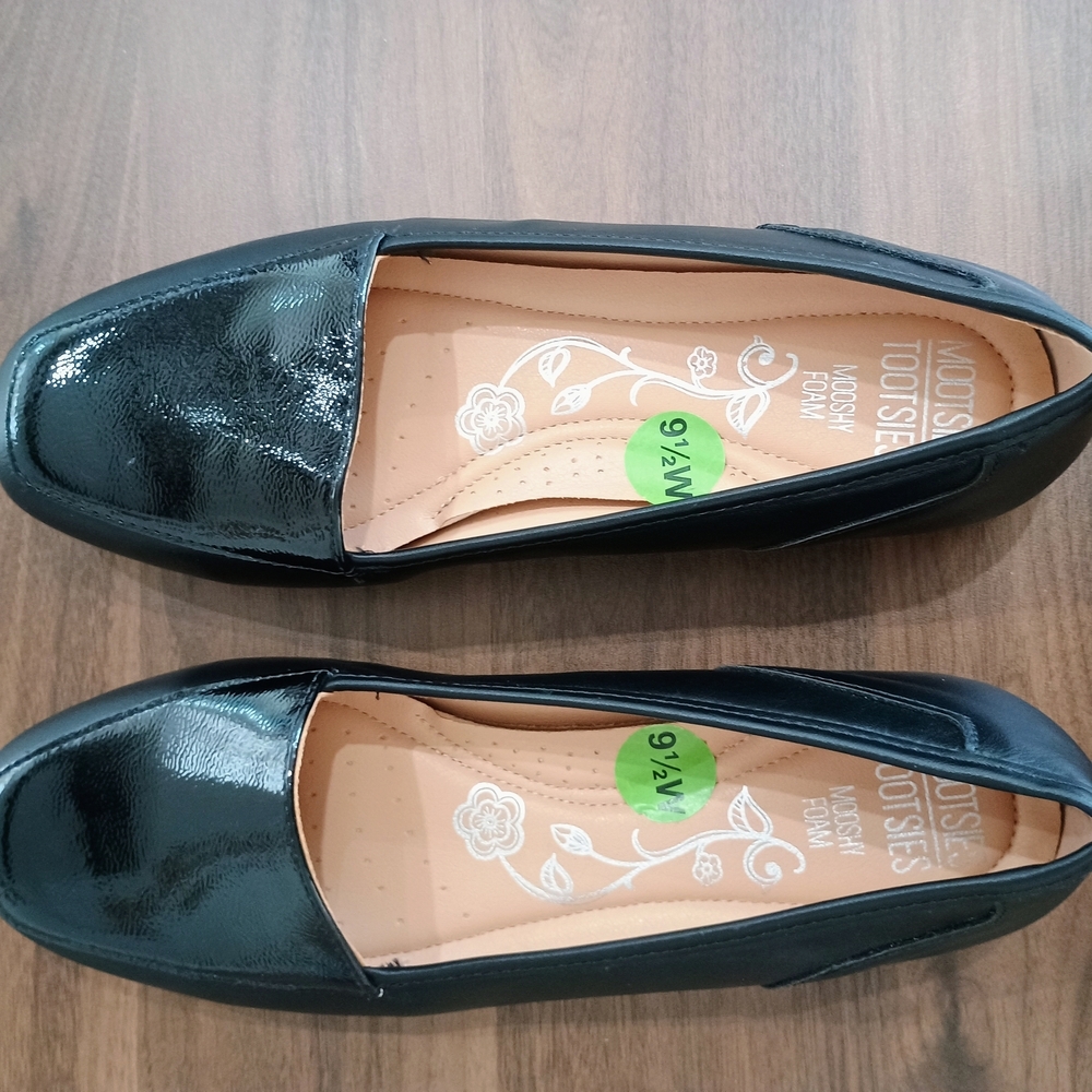 Mootsies Tootsies Black Patent Leather Flats